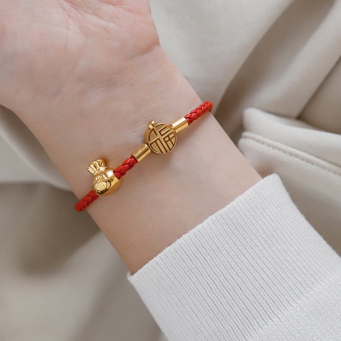 Vòng tay dây đỏ phối mặt túi tiền chữ Phúc titan không gỉ WB2202