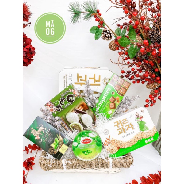 Giỏ quà tết bánh kẹo cao cấp/qnhdng