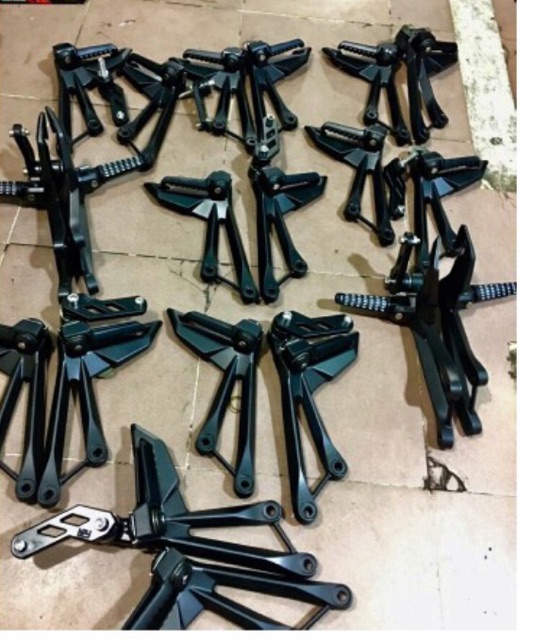 Gác chân Z1000 gắn exciter 150