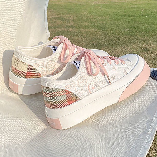 Giày thể thao nữ đế bằng kiểu dáng basic, giày sneaker  phối hoạ tiết đáng yêu kiểu dáng học sinh yêu thích