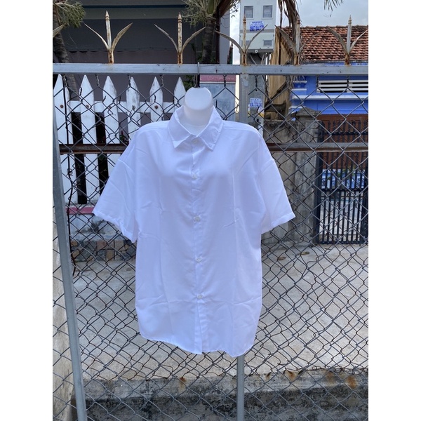 Áo sơ mi trắng tay lỡ