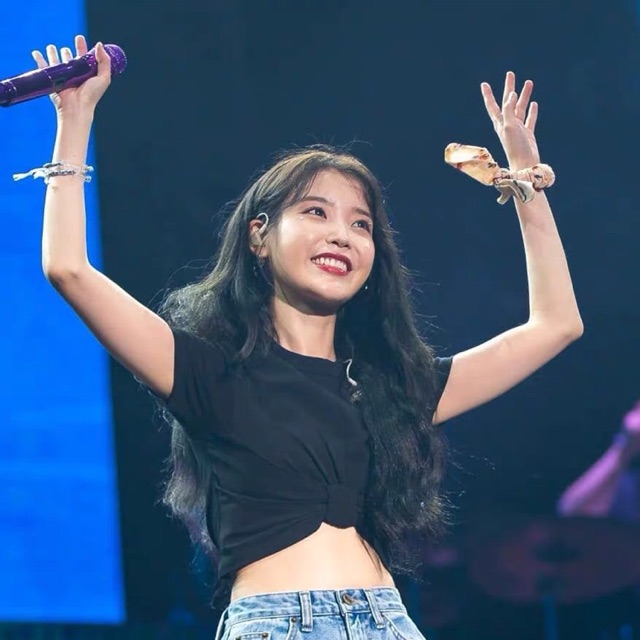Áo croptop thắt eo giống IU