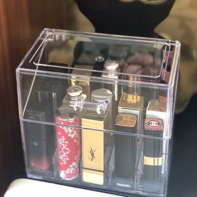 Hộp đựng son có nắp