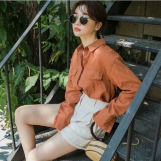 Áo sơ mi màu cam đất