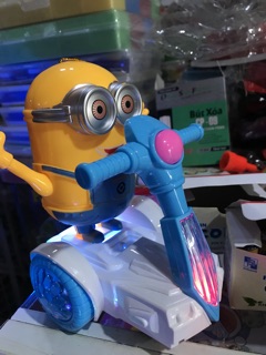 Lồng đèn minion chạy xe