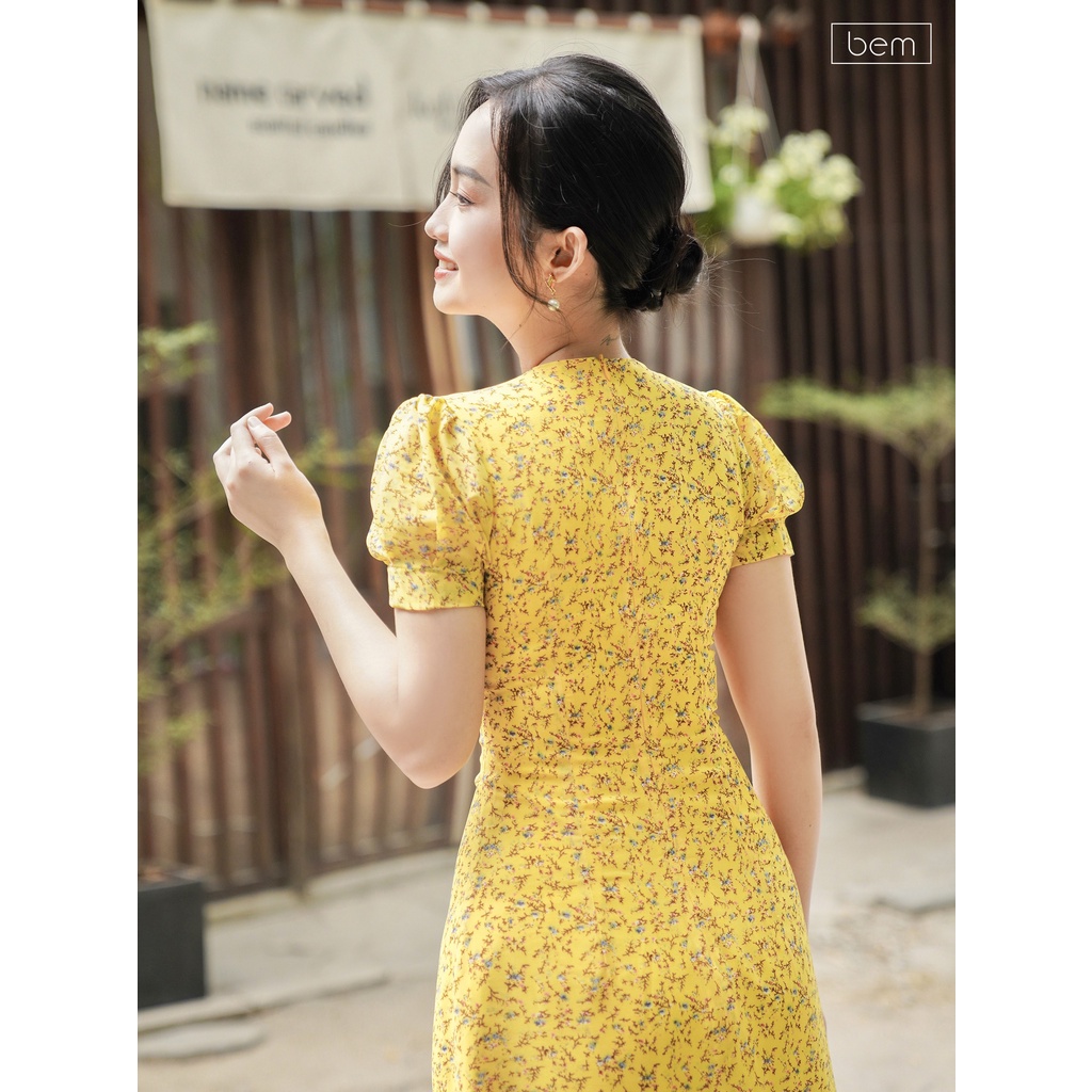 DR211- Đầm vàng hoa nhí, nút gỗ Bem