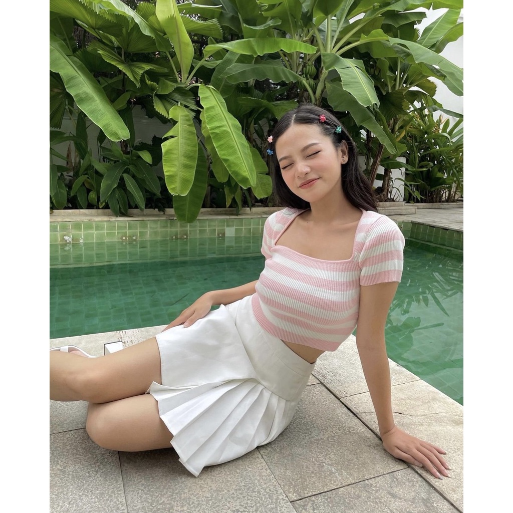 Áo len crop lửng ngắn tay cổ vuông kẻ trắng hồng tingoan sài gòn BORA BORA TOP/PK