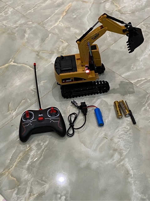 Đồ Chơi Trẻ Em Máy Xúc Điều Khiển Từ Xa Tần Số 2.5G Gàu Kim Loại