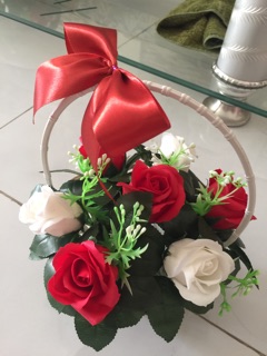 Hoa sáp cắm giỏ