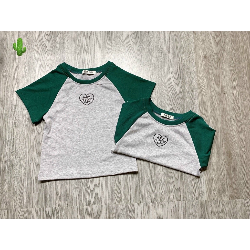 áo croptop xám tay xanh thêu chữ trái tim p