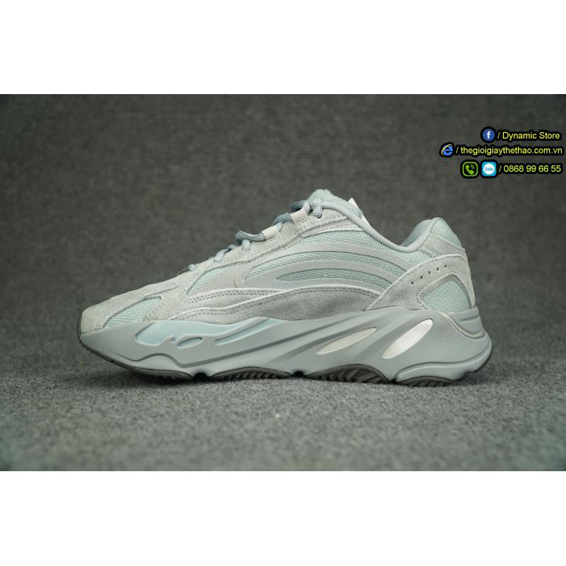 YZ Boost 700 V2 Hospital Blue