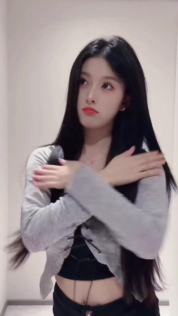 QKOOLE  Áo Croptop Tay Dài Trễ Vai Phong Cách Hàn Quốc Cho Nữ áo khoác | BigBuy360 - bigbuy360.vn