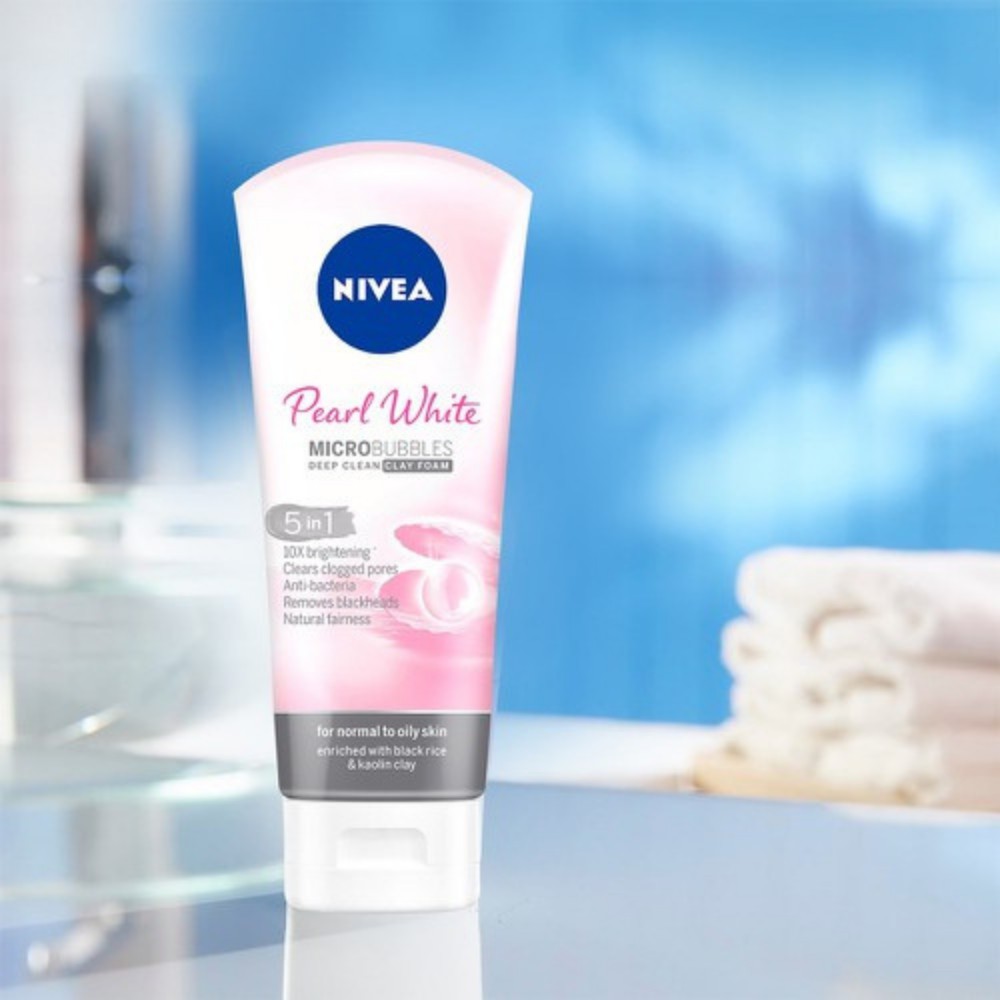 Sữa Rửa Mặt Nivea Đất Sét Tráng Da Ngọc Trai 100g