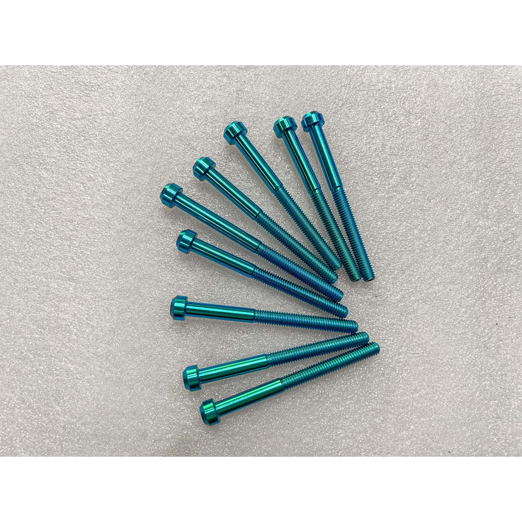 Ốc titan đầu trụ gắn lốc máy chuẩn Gr5