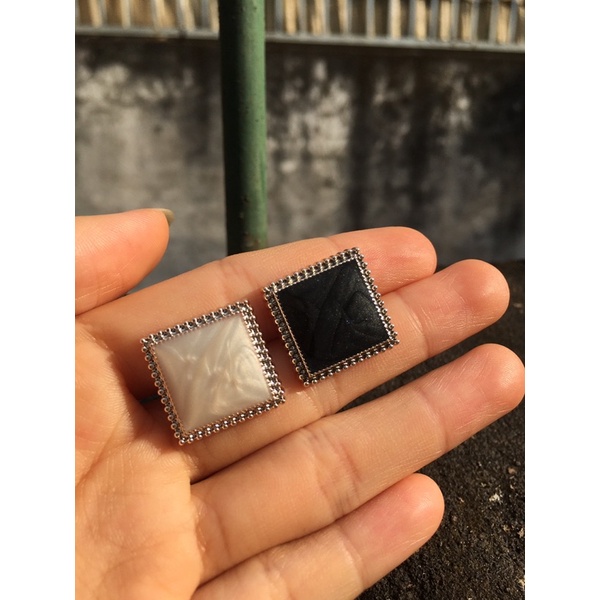 Nút vuông viền cao cấp 1.8cm | BigBuy360 - bigbuy360.vn