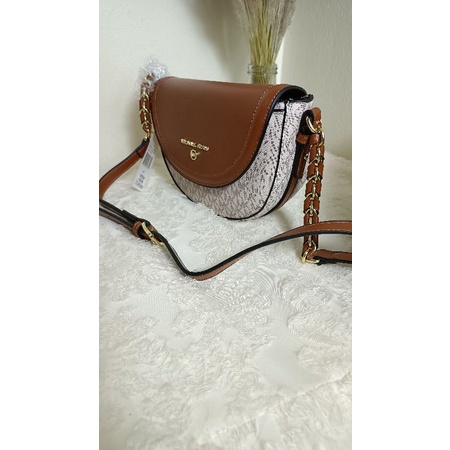 Túi chữ M bầu cực đẹp