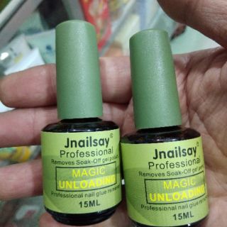 Tháo sơn gel móng tay