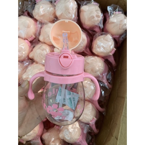 Bình tập uống hello kitty có tay cầm thể tích 270ml
