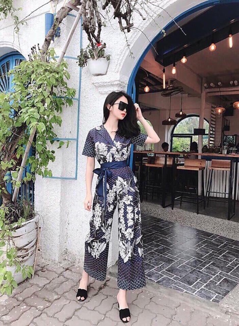 JUMPSUIT DÀI CỔ VEST IN HOA VĂN