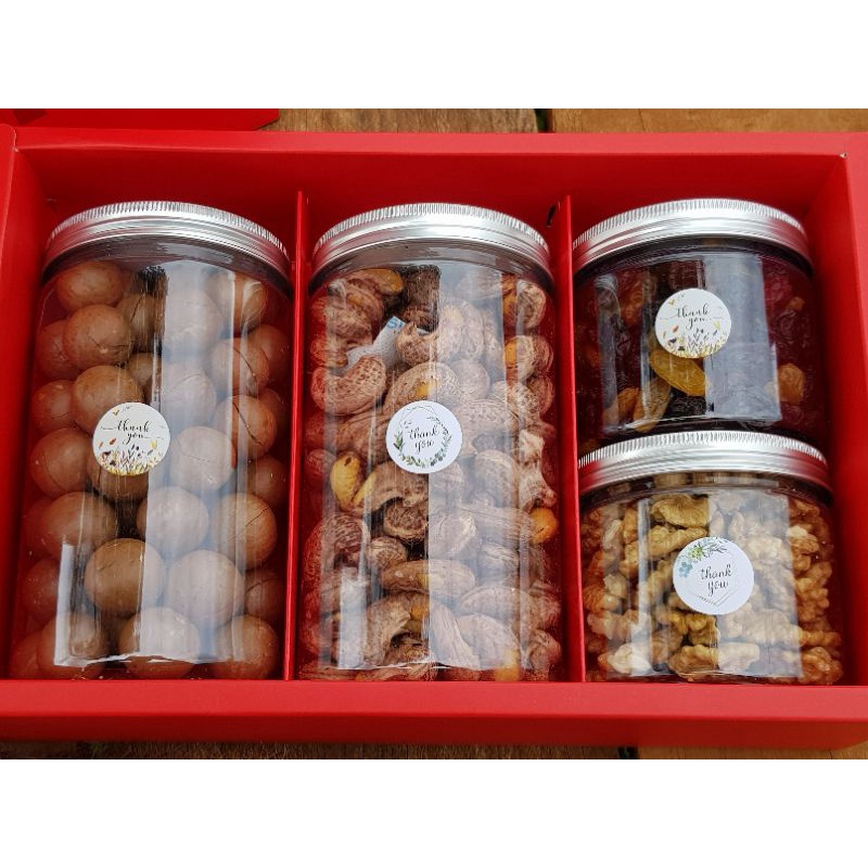 Hộp quà Tết 4 loại hạt macca, điều, nho khô, óc chó | BigBuy360 - bigbuy360.vn