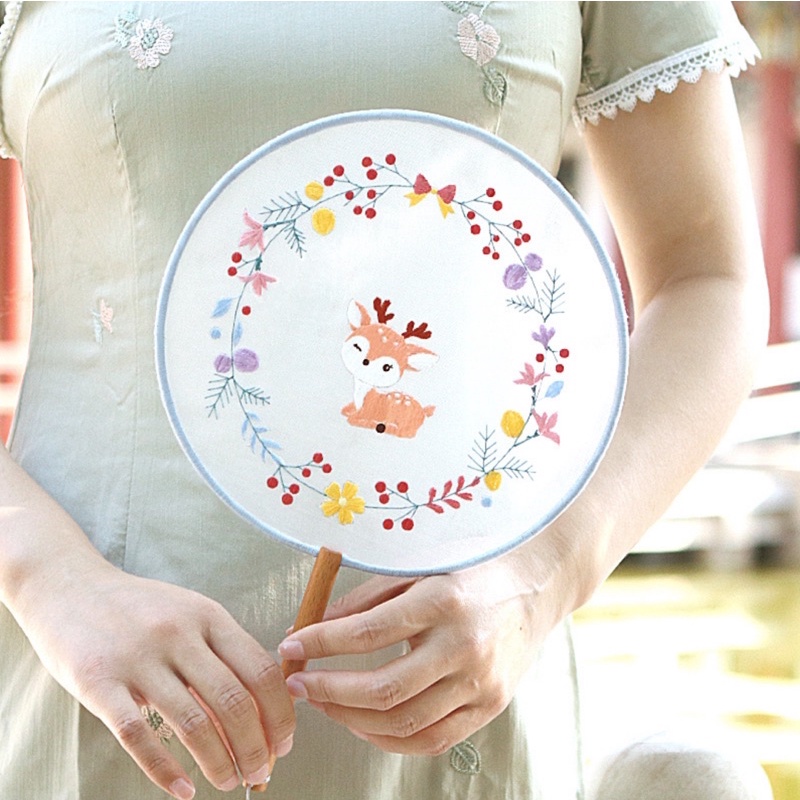 DIY kit tự thêu tay quạt cổ phong vintage gói nguyên liệu đầy đủ kim chỉ thêu tự làm quà tặng handmade áo dài lenmade