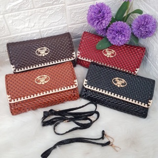 Ví prada có dây đeo chéo