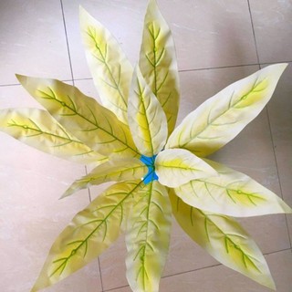 Cây giả - Cây lá hoàng hậu lá vàng pha trắng dùng trong trang trí