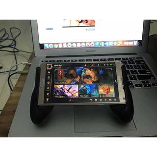 Tay chơi game mobile (game liên quân, game PUBG,...)