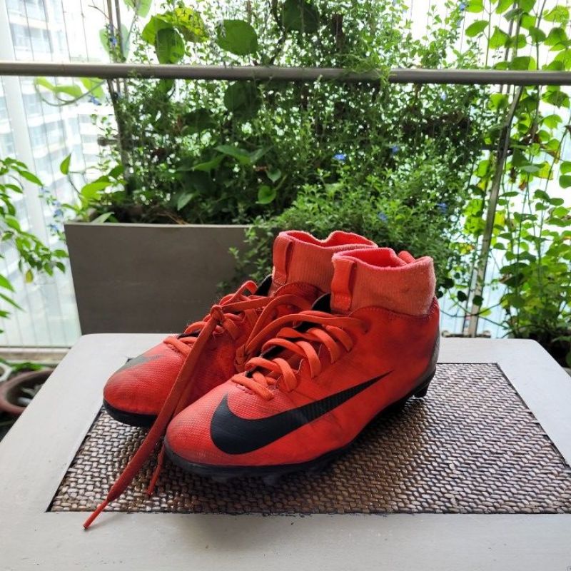 Giày Đá Bóng Nike Mercurial size 36.5 EU Chính Hãng Có CHỮ KÝ RONALDO 2nd hand.