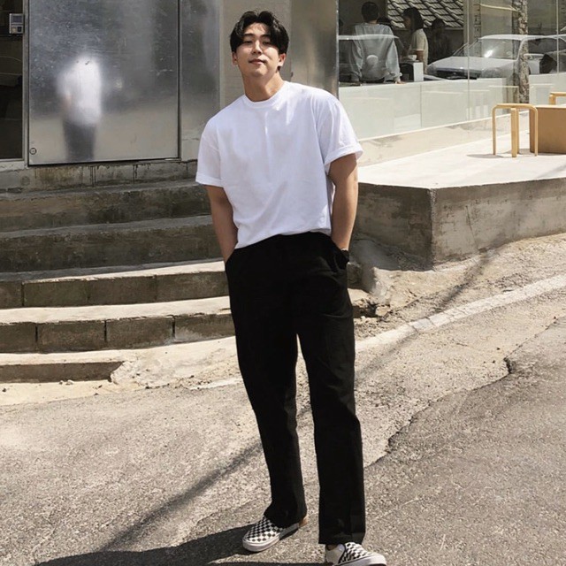 Áo thun form rộng trơn phông tay lỡ unisex nam nữ basic, overszie, vải cotton co giãn thoải mái | Lee Hoàng | BigBuy360 - bigbuy360.vn