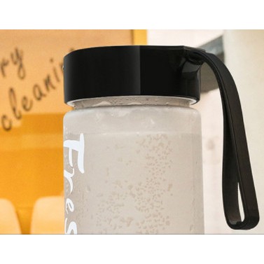 Bình nước nhựa cao cấp in mờ có quai silicon 650ml