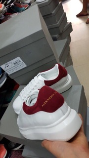 Giày Sneaker trắng gót đỏ - có sẵn