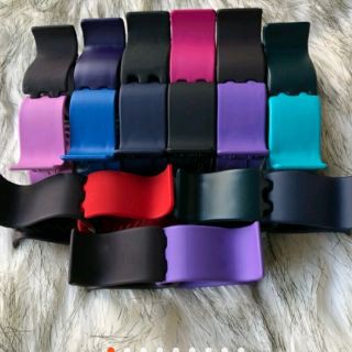Vỉ 12 Chiếc Kẹp Càng Cua Trơn Nhám ( Nhiều Màu )