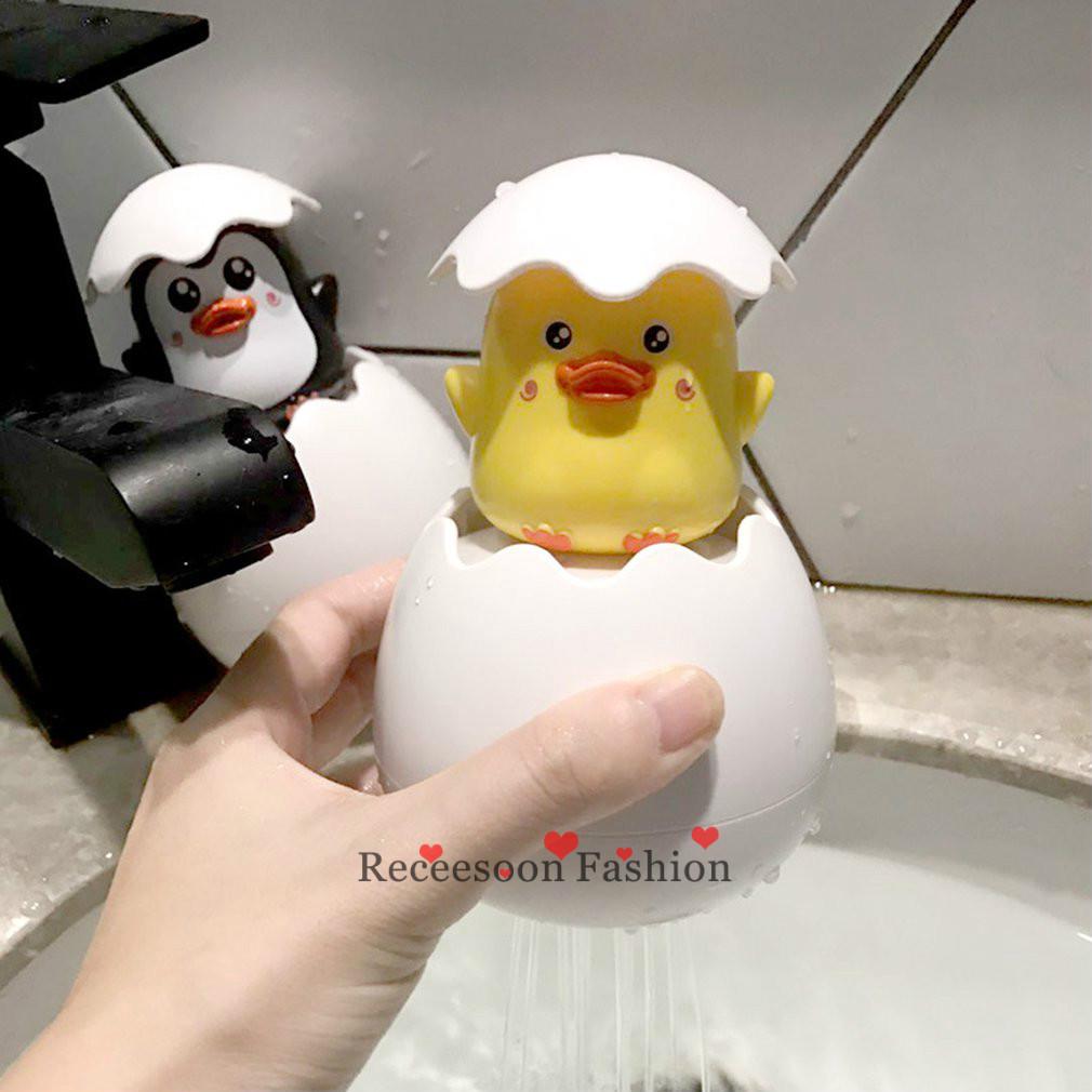 【In Stock】Baby Bathing Toy Cute Duck Penguin Egg Water Spray Sprinkler Kids Swimming Play Water Shower Toys