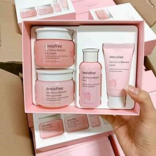 Set dưỡng trả hồng innisfree
