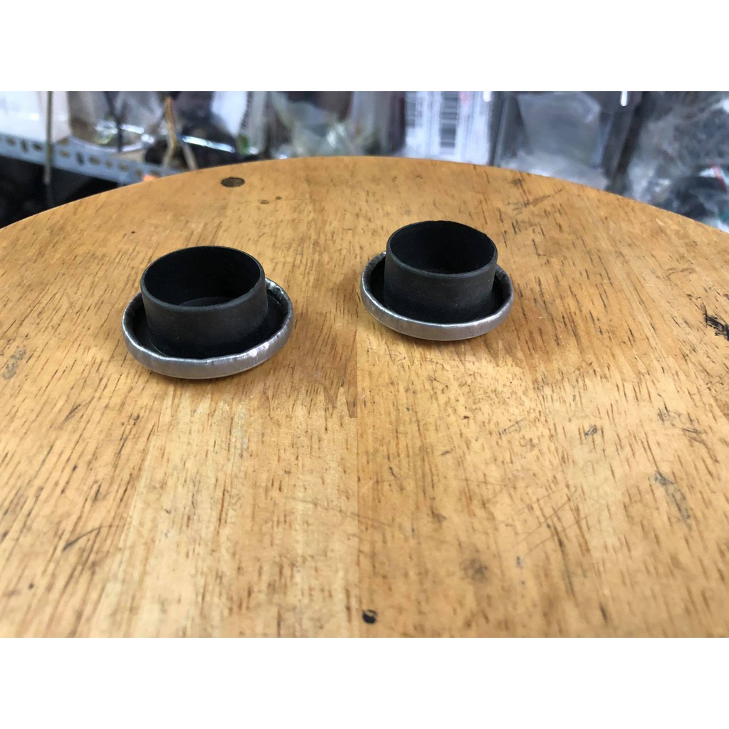 Cặp nút chụp lổ gấp sau cho xe honda 67 + dream+cub các loại bằng inox