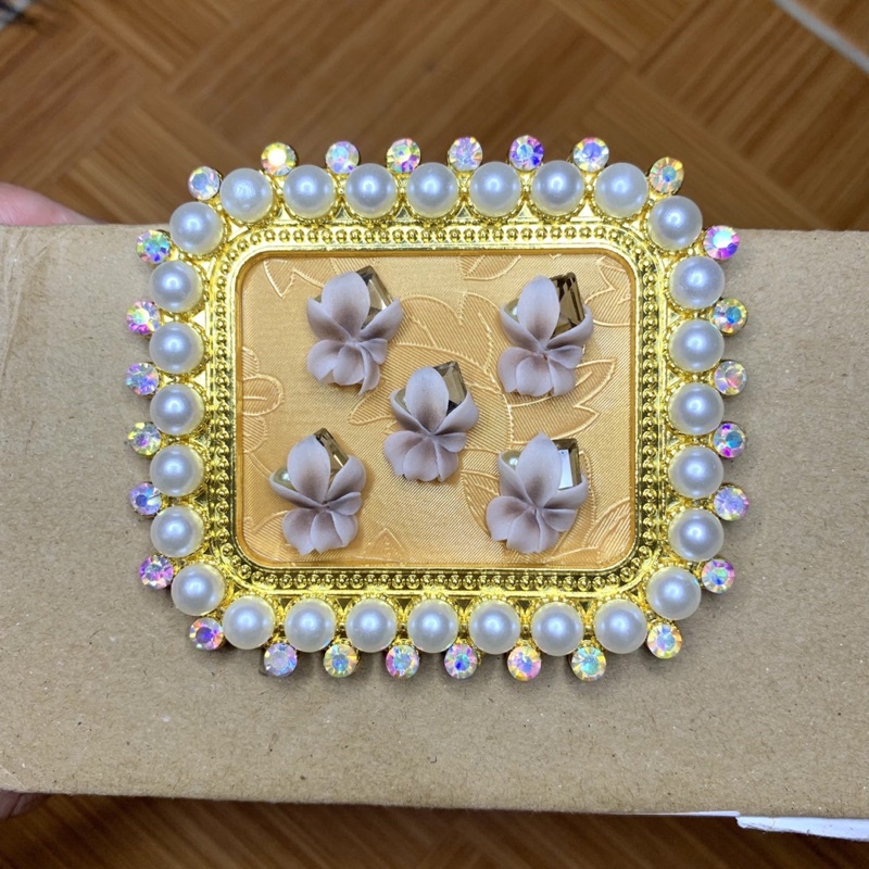 Hoa bột Ly 7 cánh gắn móng trang trí nail