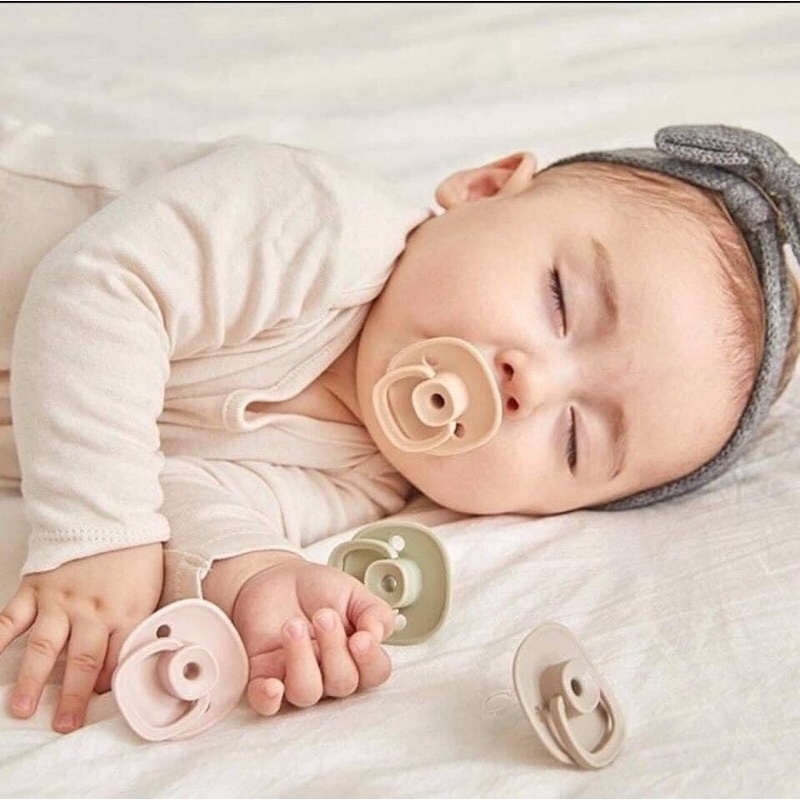 Ti ngậm Moyuum cho bé (đủ size 0+, 6+)