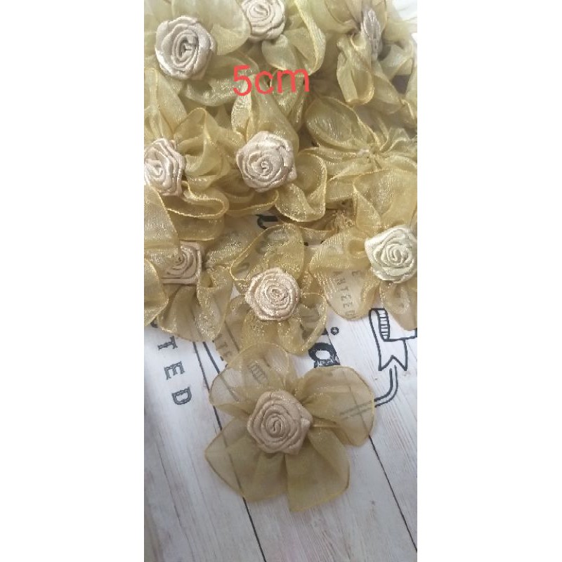 Hoa trang trí , size 5cm (10hoa /8k)