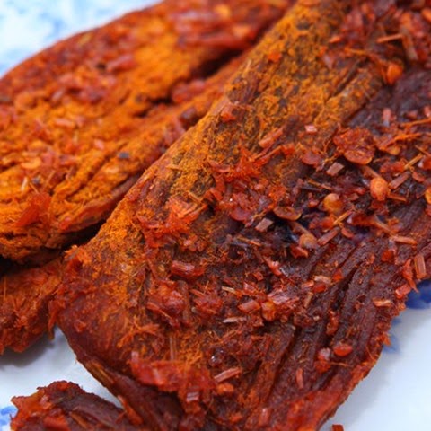 Khô Bò Miếng Mềm Hồng Ngự Loại Đặc Biệt - Mềm Dai, Cay Vừa, Đặc Sản - Hộp 300G - Ăn Vặt MLem | BigBuy360 - bigbuy360.vn