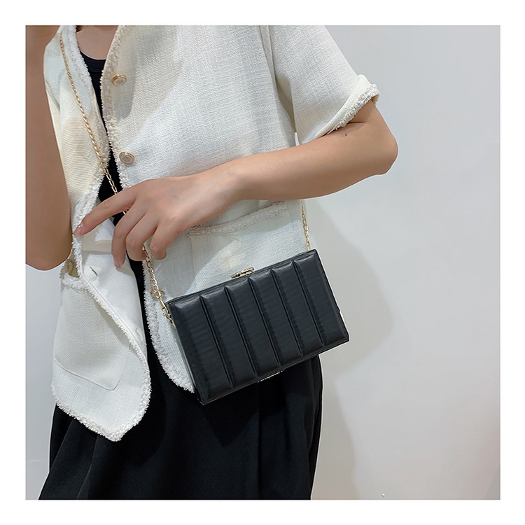 Túi đeo JASMIN NOIR chéo nắp gập in họa tiết kẻ sọc phối dây xích thời trang cho nữ