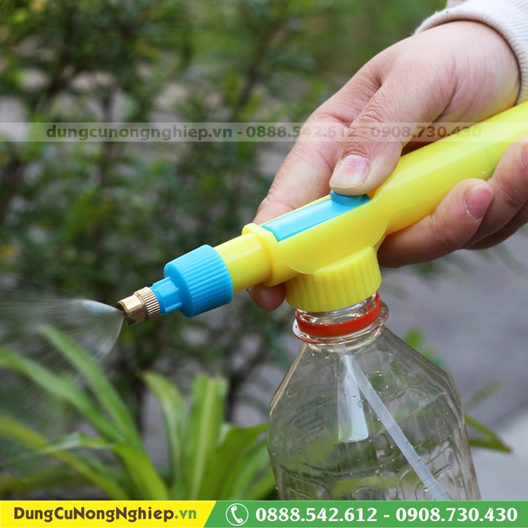 Đầu xịt tưới nước, phun thuốc gắn vô chai nước