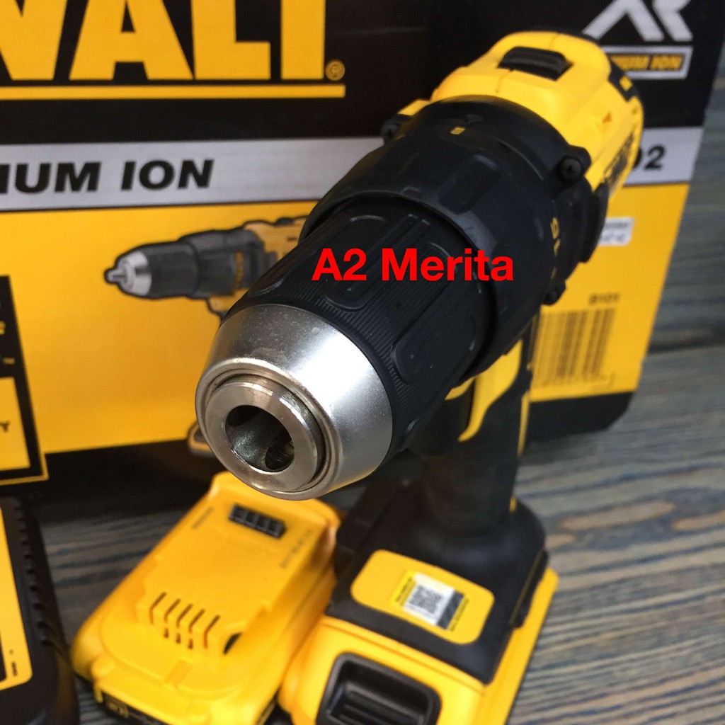 Máy Khoan vặn vít dùng pin 18V không chổi than DeWalt DCD777D2 (Kèm 01 sạc, 2pin 2Ah & Vali)