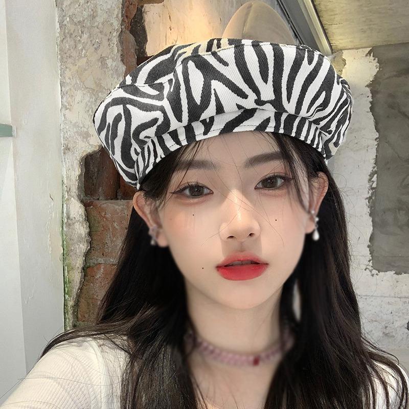 Mũ beret họa tiết sọc ngựa vằn thời trang Hàn Quốc cho nữ