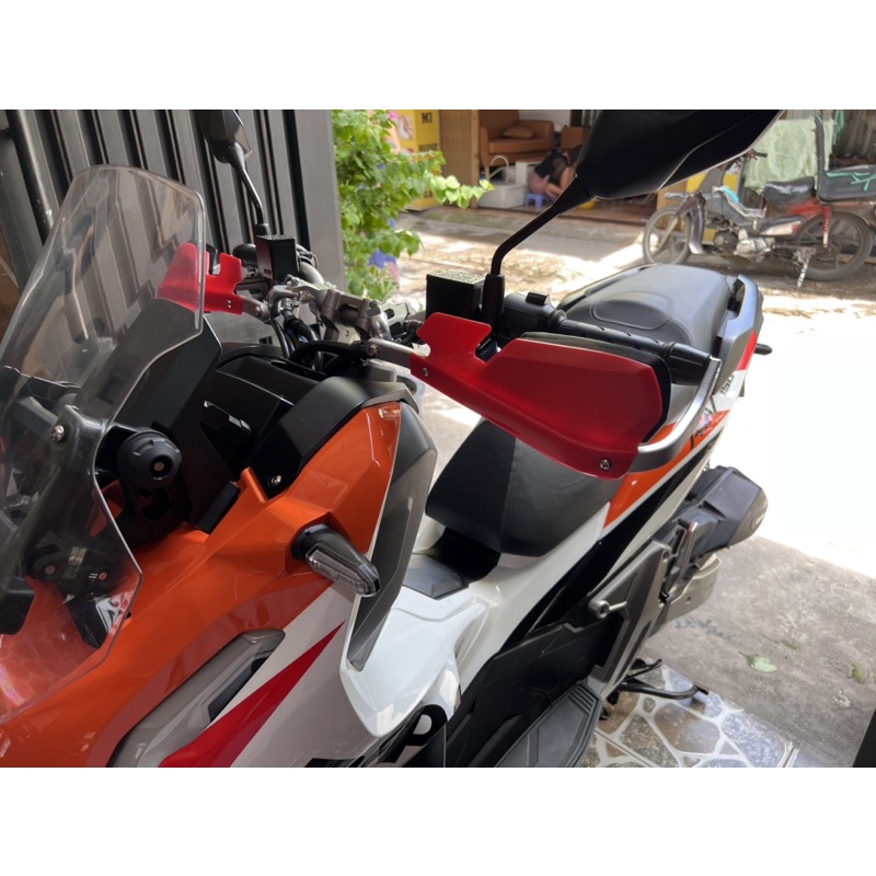 Bảo vệ tay lái CB500x, ADV150 giữ nguyên gù zin theo xe