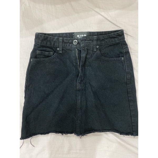 CHÂN VÁY CHỮ A DENIM ĐEN