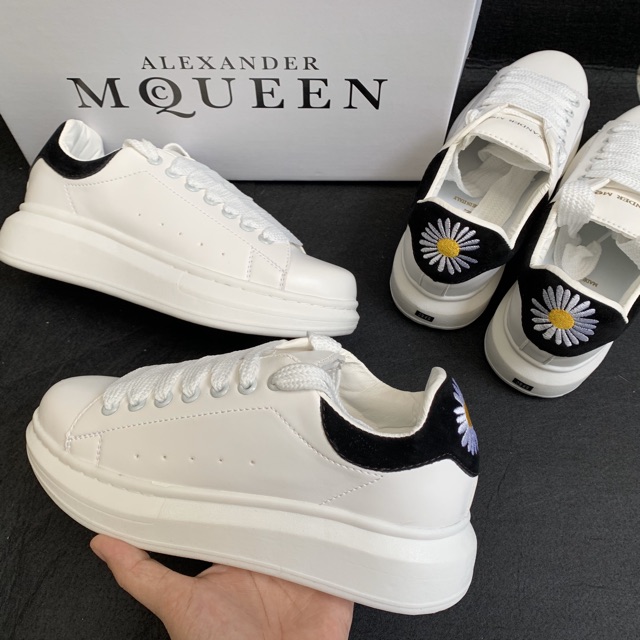 Giầy Mc queen hoa cúc fullbox fullbil chất siêu đẹp