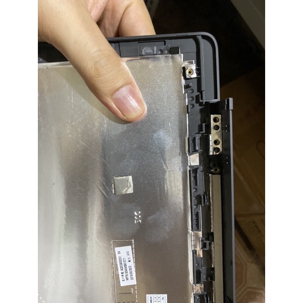 Thay Vỏ Mặt A Laptop Dell Latitude E7300 011KC9