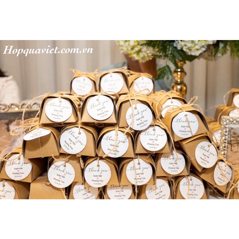 Set 100 hộp quà cưới kraft kèm thẻ tên và dây cói V5