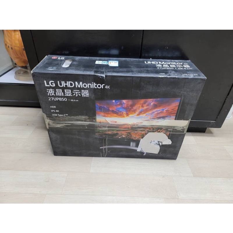 Màn hình máy tính LG 27UL850-W 27 inch 4K 60Hz USB Type-C 99%